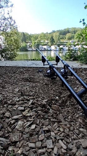 Black spinning rod reels - spinning, not